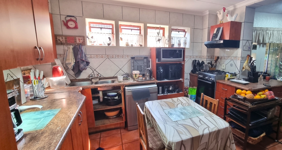 7 Bedroom Property for Sale in Nelspruit Ext 5 Mpumalanga