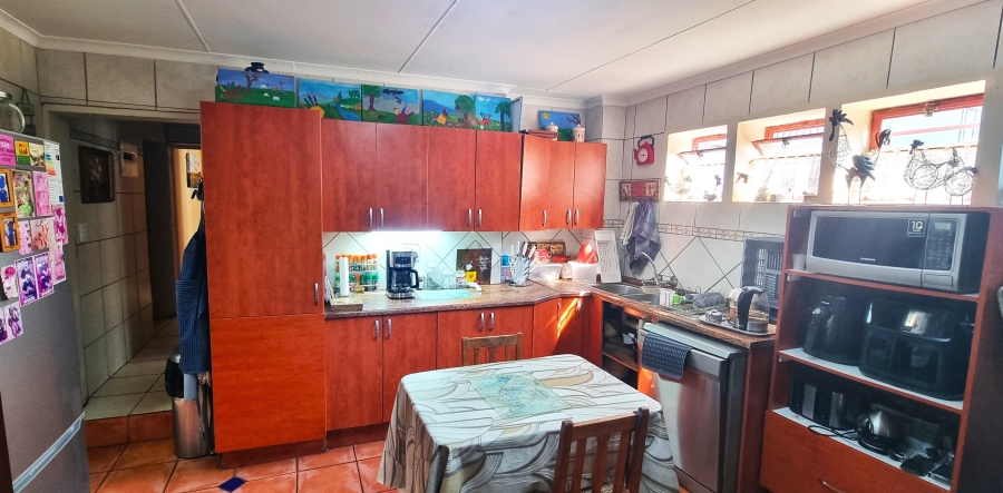 7 Bedroom Property for Sale in Nelspruit Ext 5 Mpumalanga