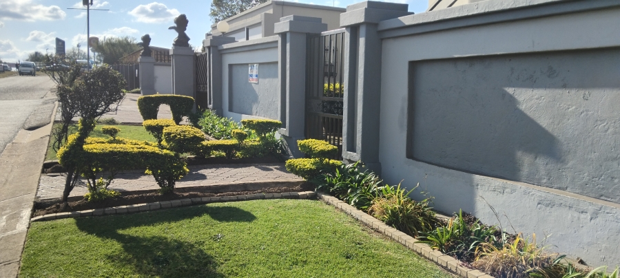 Commercial Property for Sale in Witbank Ext 16 Mpumalanga