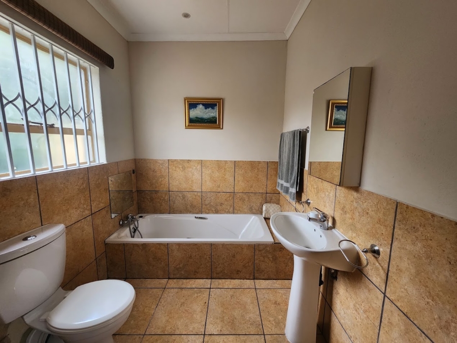 3 Bedroom Property for Sale in Nelspruit Ext 5 Mpumalanga