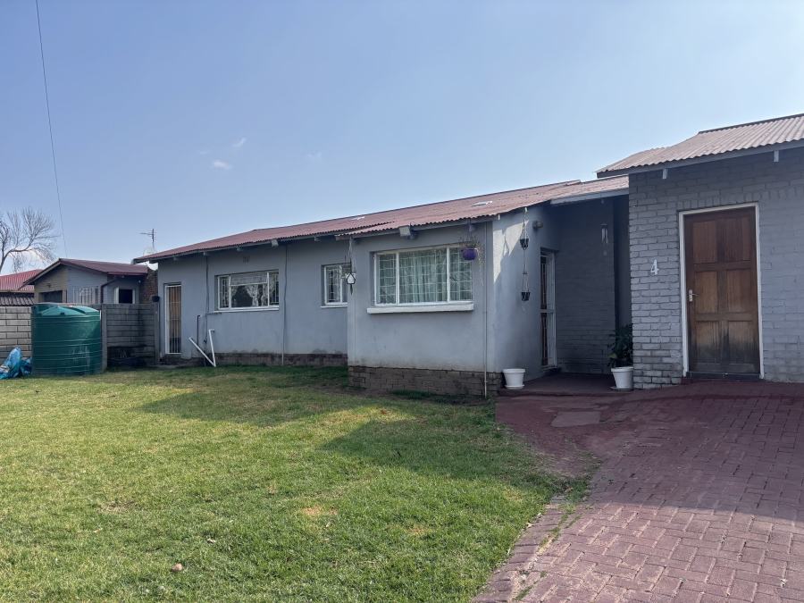 4 Bedroom Property for Sale in Witbank Ext 16 Mpumalanga