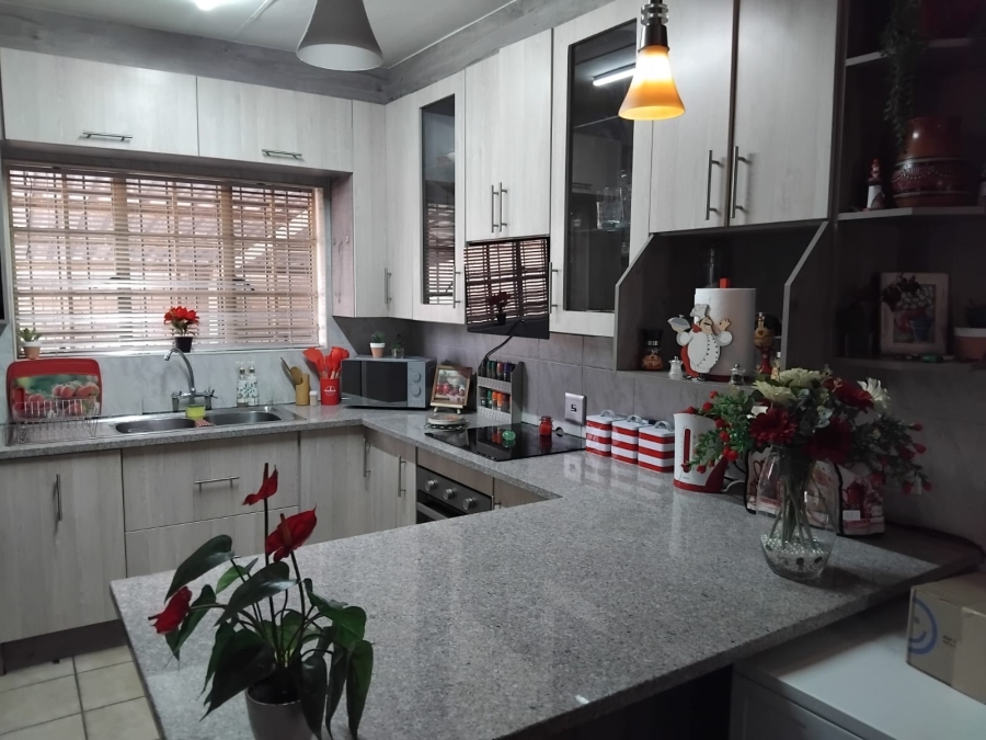 2 Bedroom Property for Sale in Reyno Ridge Mpumalanga