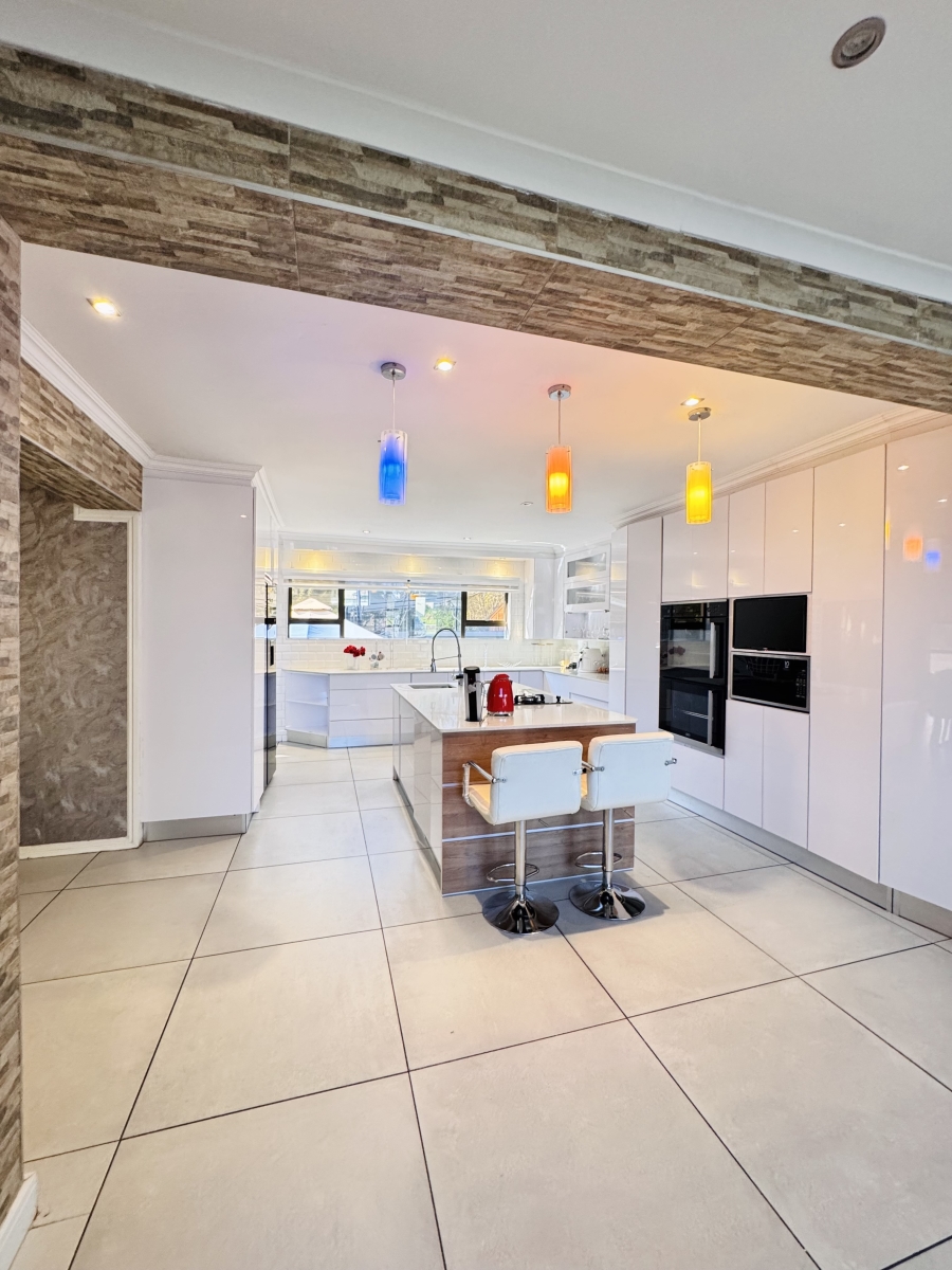 7 Bedroom Property for Sale in Reyno Ridge Mpumalanga