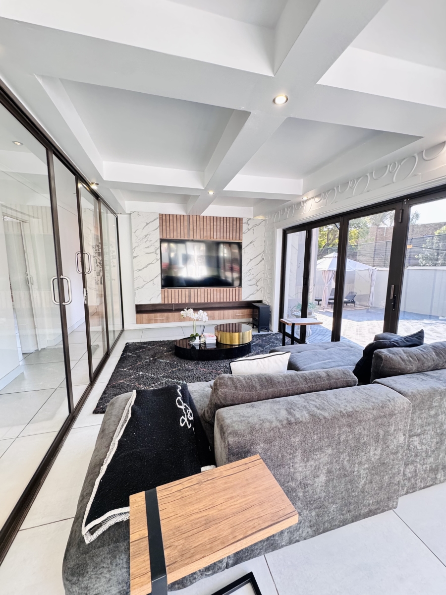 7 Bedroom Property for Sale in Reyno Ridge Mpumalanga