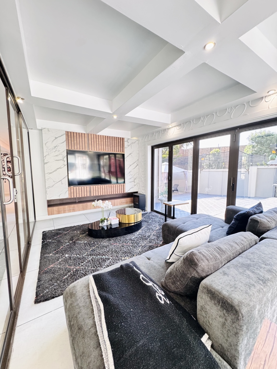 7 Bedroom Property for Sale in Reyno Ridge Mpumalanga