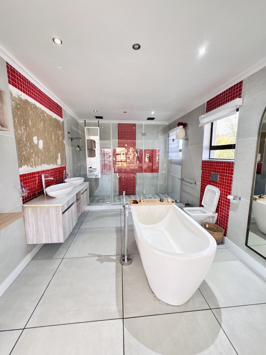 7 Bedroom Property for Sale in Reyno Ridge Mpumalanga