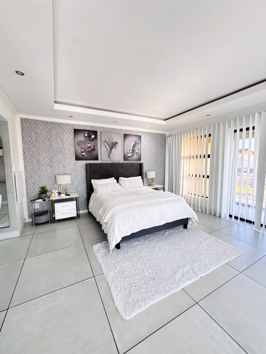 7 Bedroom Property for Sale in Reyno Ridge Mpumalanga
