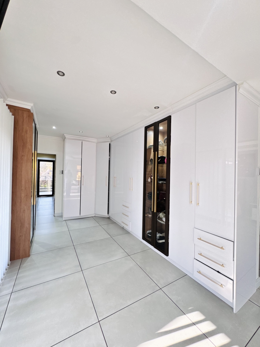 7 Bedroom Property for Sale in Reyno Ridge Mpumalanga