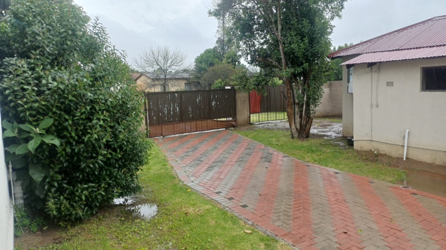 8 Bedroom Property for Sale in De Bruinpark Mpumalanga