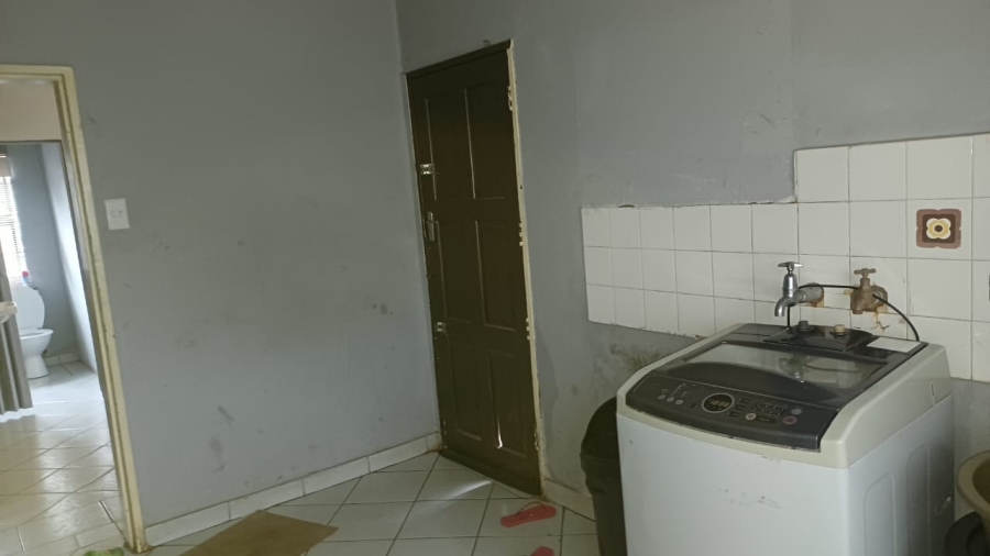 8 Bedroom Property for Sale in De Bruinpark Mpumalanga