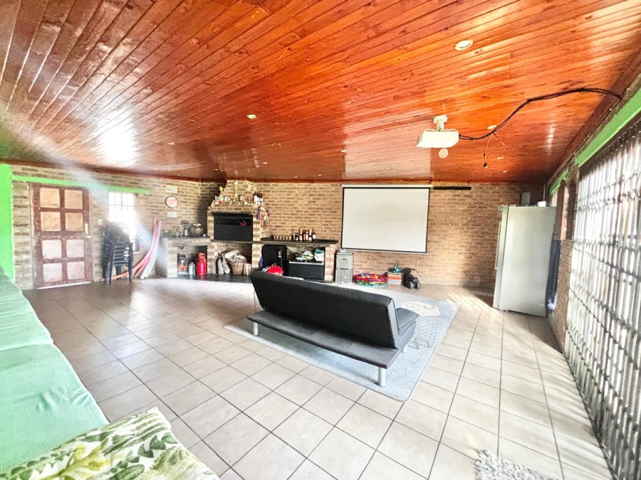 4 Bedroom Property for Sale in Kruinpark Mpumalanga