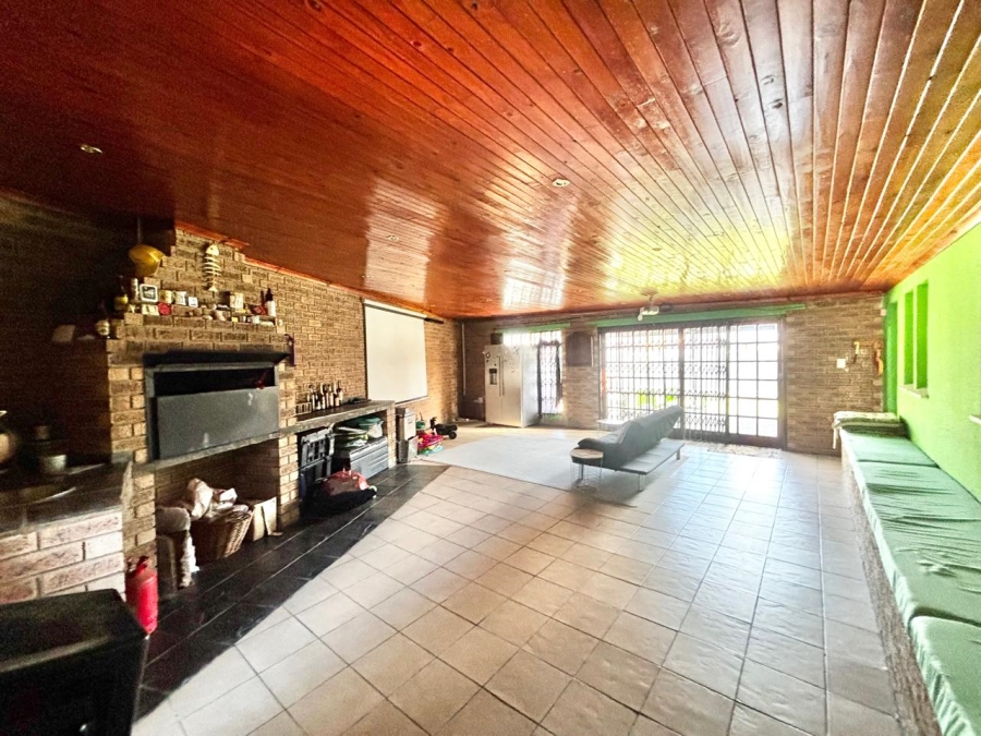 4 Bedroom Property for Sale in Kruinpark Mpumalanga