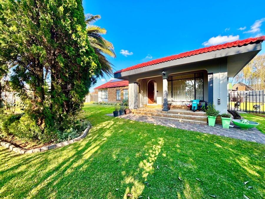 4 Bedroom Property for Sale in Kruinpark Mpumalanga