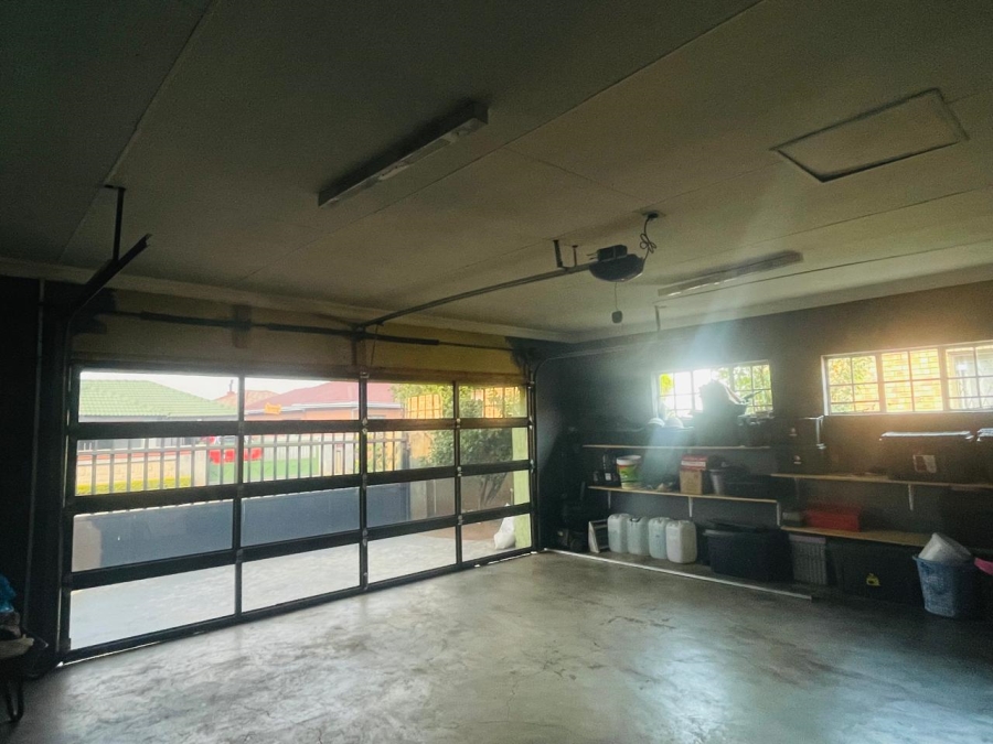 3 Bedroom Property for Sale in Mineralia Mpumalanga