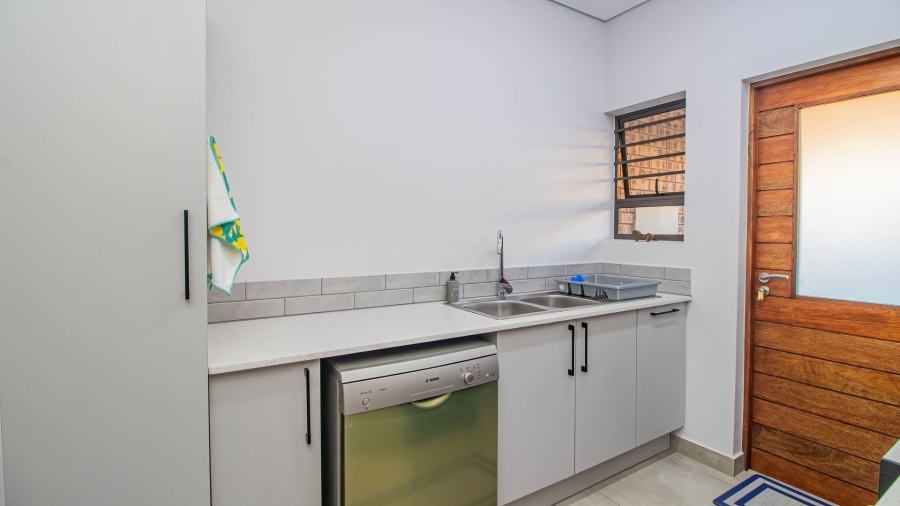 3 Bedroom Property for Sale in Bateleur Estate Mpumalanga