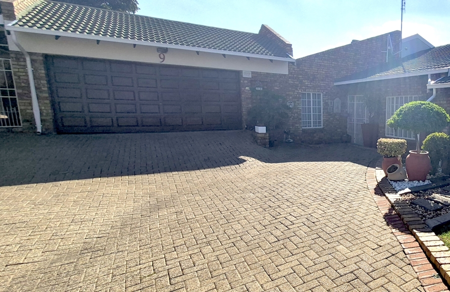 4 Bedroom Property for Sale in Die Heuwel Mpumalanga