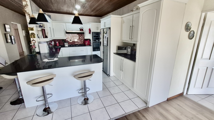 4 Bedroom Property for Sale in Die Heuwel Mpumalanga