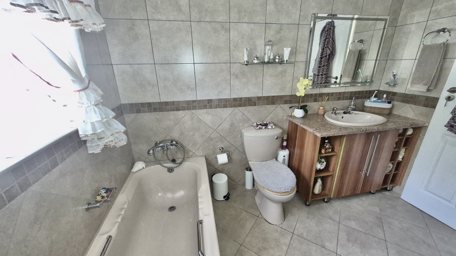4 Bedroom Property for Sale in Die Heuwel Mpumalanga