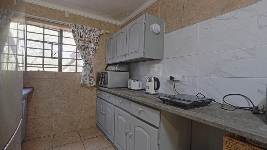 6 Bedroom Property for Sale in Marloth Park Mpumalanga