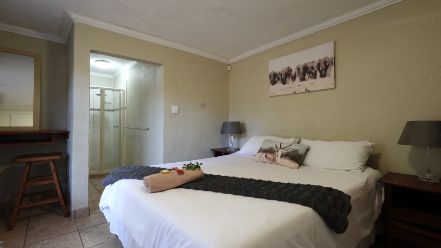 6 Bedroom Property for Sale in Marloth Park Mpumalanga