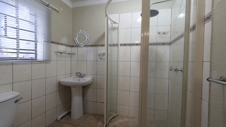 6 Bedroom Property for Sale in Marloth Park Mpumalanga
