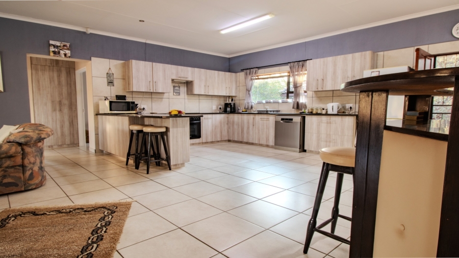4 Bedroom Property for Sale in Marloth Park Mpumalanga
