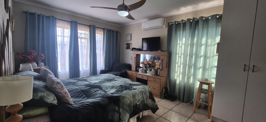 2 Bedroom Property for Sale in West Acres Mpumalanga