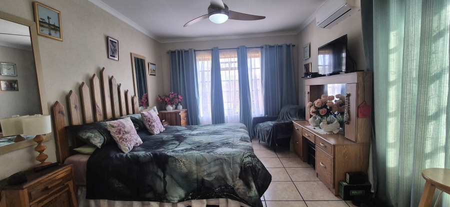 2 Bedroom Property for Sale in West Acres Mpumalanga