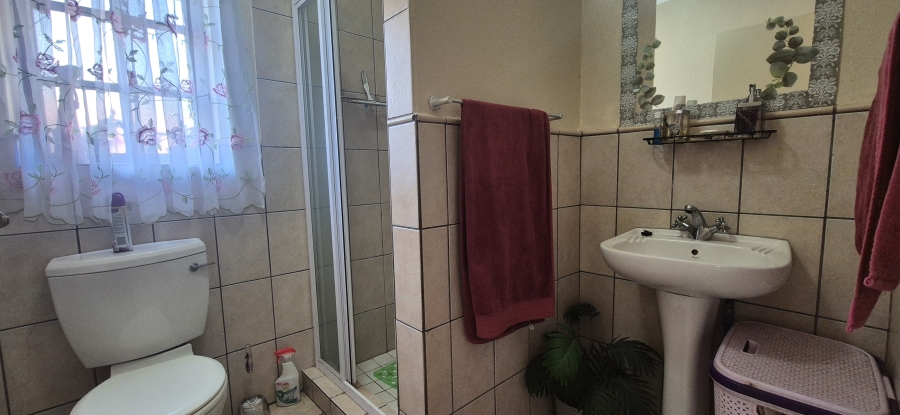 2 Bedroom Property for Sale in West Acres Mpumalanga