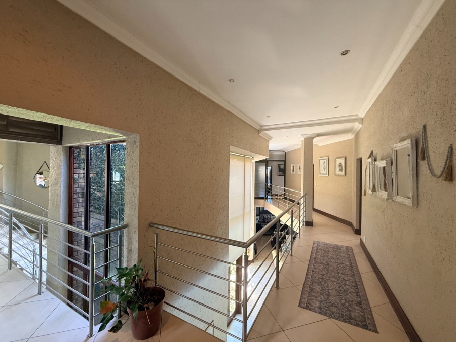 6 Bedroom Property for Sale in White River Country Estate Mpumalanga