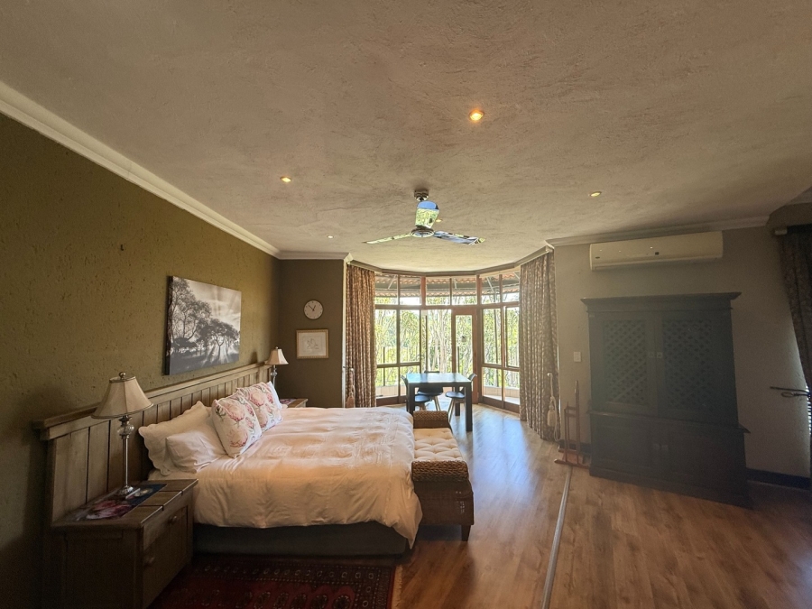 6 Bedroom Property for Sale in White River Country Estate Mpumalanga