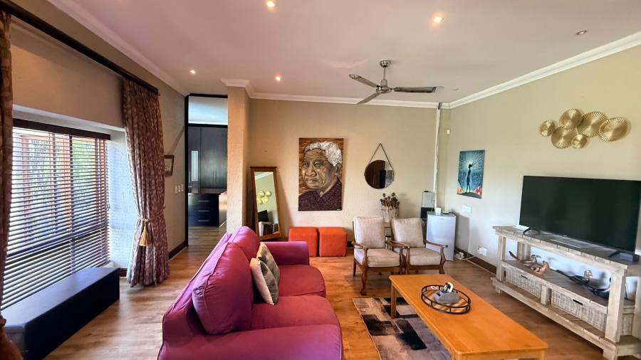 6 Bedroom Property for Sale in White River Country Estate Mpumalanga