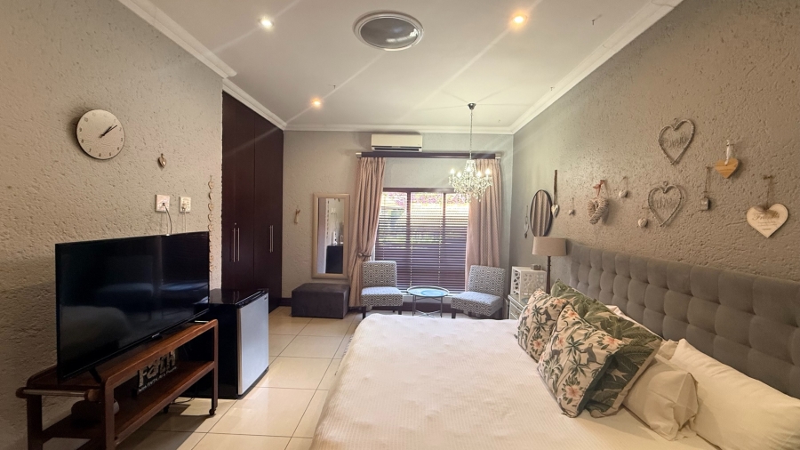 6 Bedroom Property for Sale in White River Country Estate Mpumalanga