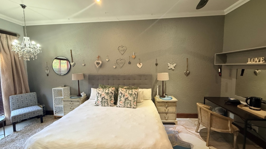 6 Bedroom Property for Sale in White River Country Estate Mpumalanga