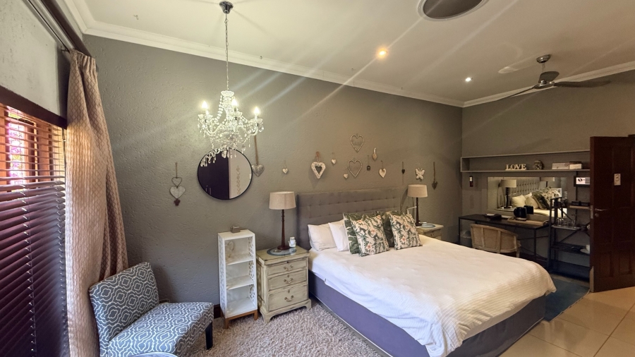 6 Bedroom Property for Sale in White River Country Estate Mpumalanga