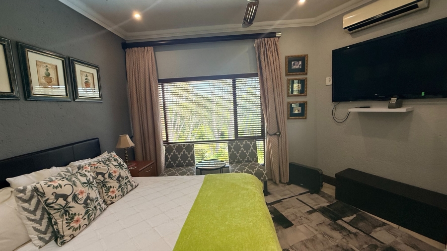 6 Bedroom Property for Sale in White River Country Estate Mpumalanga