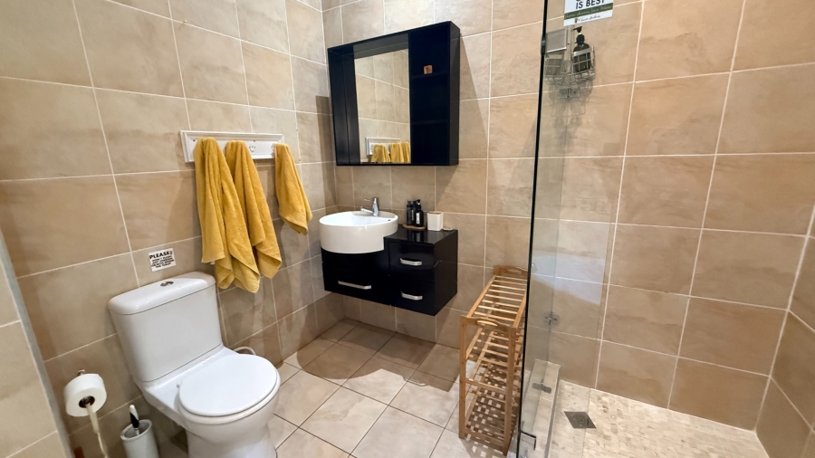 6 Bedroom Property for Sale in White River Country Estate Mpumalanga