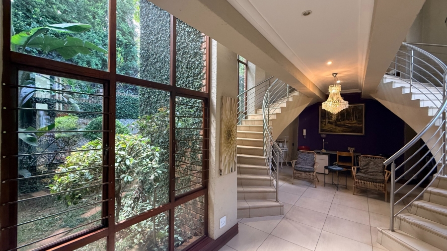 6 Bedroom Property for Sale in White River Country Estate Mpumalanga