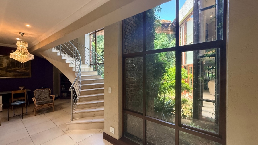 6 Bedroom Property for Sale in White River Country Estate Mpumalanga