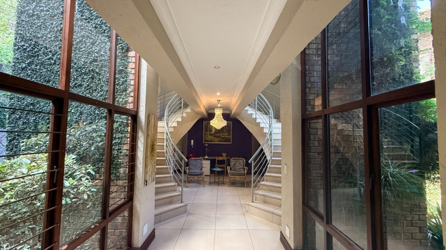 6 Bedroom Property for Sale in White River Country Estate Mpumalanga