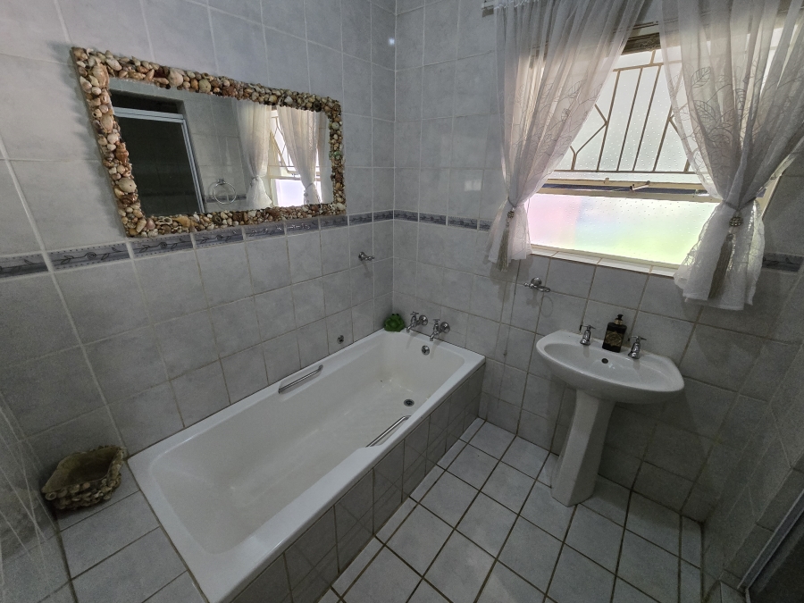 6 Bedroom Property for Sale in Dennesig Mpumalanga