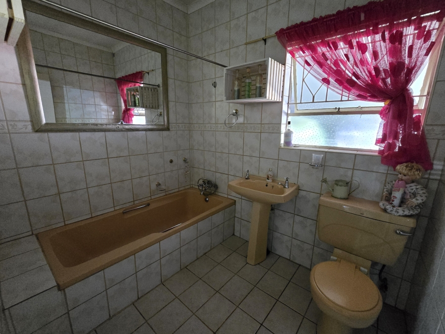 6 Bedroom Property for Sale in Dennesig Mpumalanga