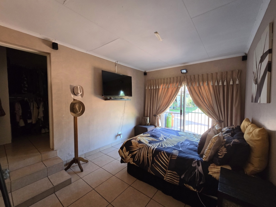 6 Bedroom Property for Sale in Dennesig Mpumalanga