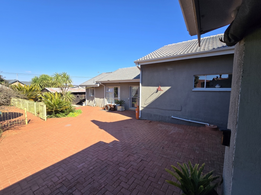 6 Bedroom Property for Sale in Dennesig Mpumalanga