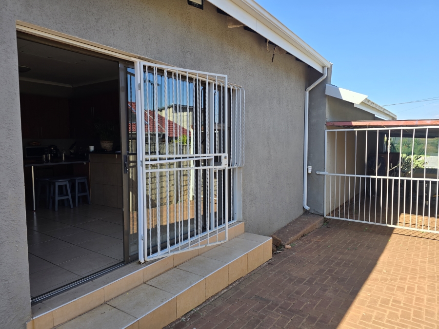 6 Bedroom Property for Sale in Dennesig Mpumalanga