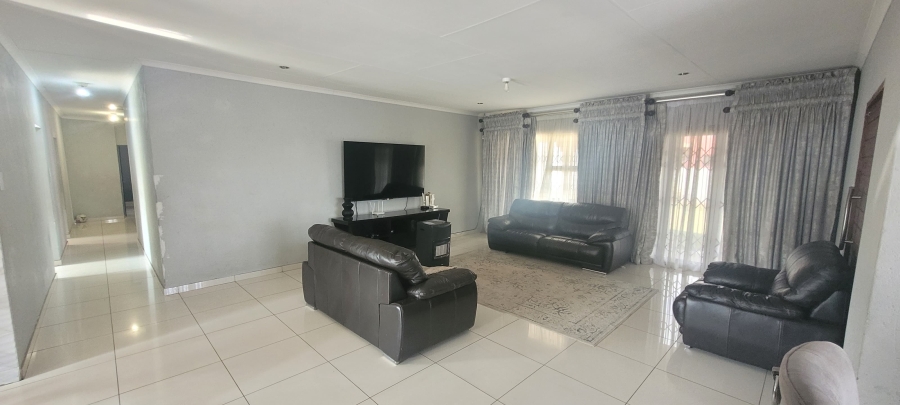 4 Bedroom Property for Sale in Aerorand Mpumalanga