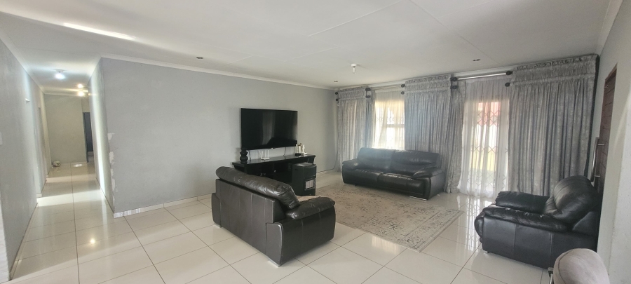 4 Bedroom Property for Sale in Aerorand Mpumalanga