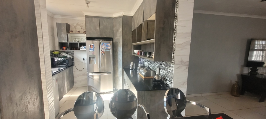4 Bedroom Property for Sale in Aerorand Mpumalanga