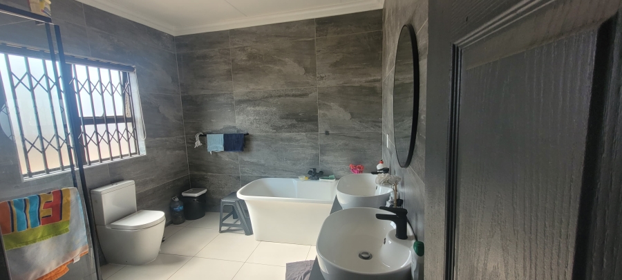 4 Bedroom Property for Sale in Aerorand Mpumalanga