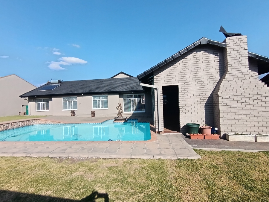 4 Bedroom Property for Sale in Secunda Mpumalanga